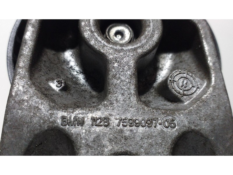 Recambio de rodillo tensor para bmw serie 1 lim. (f20) m135i xdrive referencia OEM IAM 11287599097 61028 