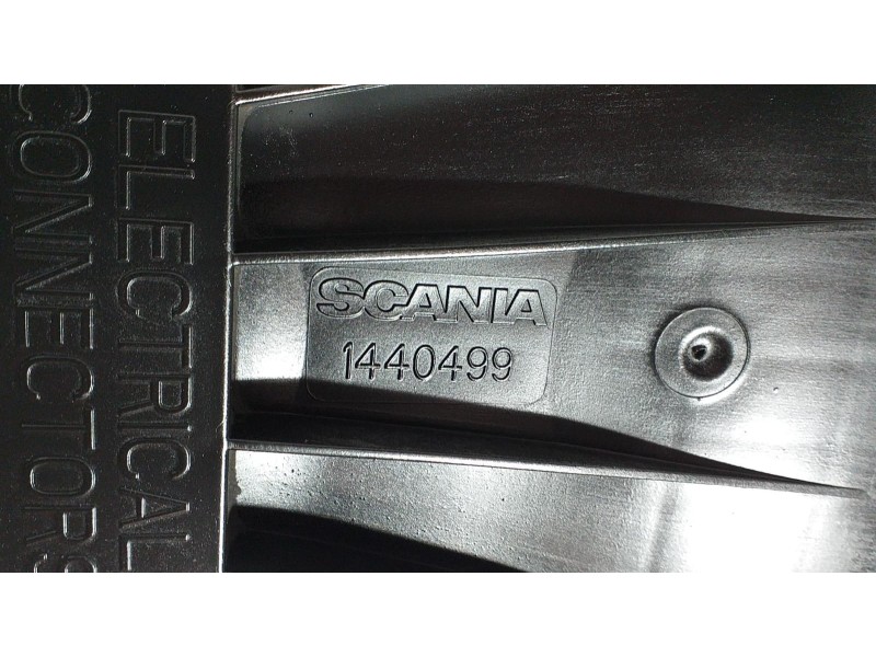Recambio de caja reles / fusibles para scania serie p/g/r (l-clase) fg r620 (4x2) largo cr 19 topline referencia OEM IAM 1440499