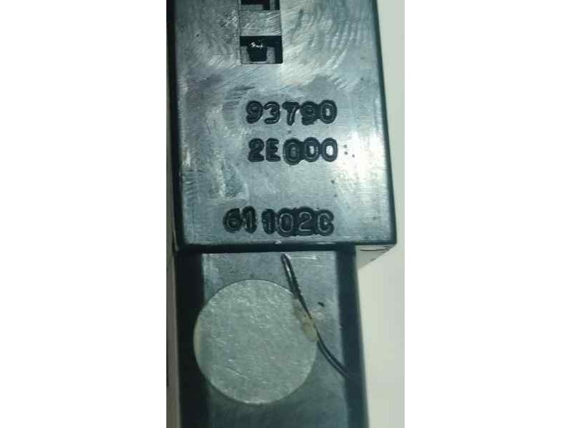 Recambio de warning para hyundai tucson (jm) 2.0 crdi style referencia OEM IAM 937902E000 81629 