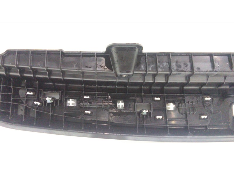 Recambio de guarnecido porton trasero para bmw serie 3 touring (f31) 318d referencia OEM IAM 51477221875 49201 