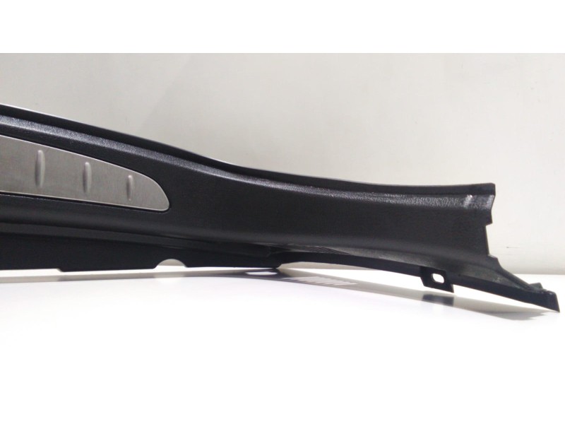 Recambio de guarnecido porton trasero para bmw serie 3 touring (f31) 318d referencia OEM IAM 51477221875 49201 