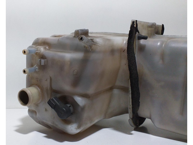 Recambio de deposito expansion para scania serie p/g/r (l-clase) fg r620 (4x2) largo cr 19 topline referencia OEM IAM 1765735 67