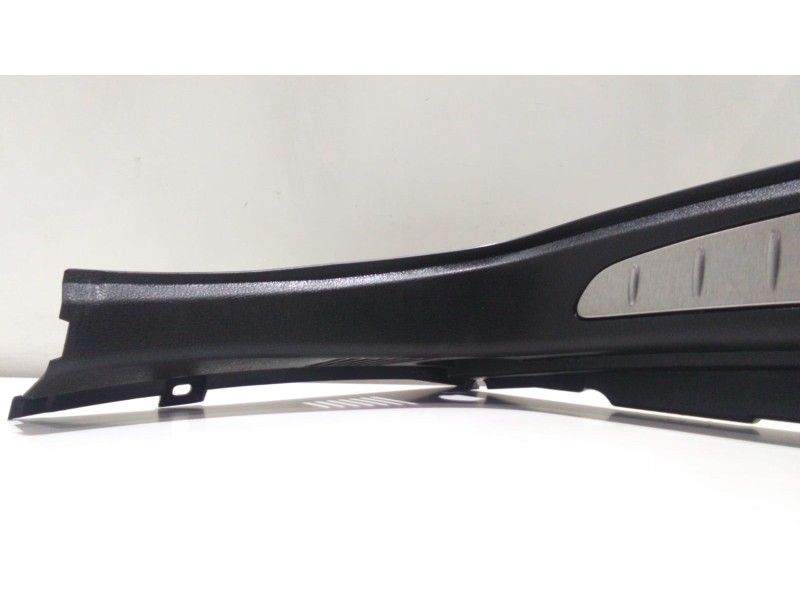 Recambio de guarnecido porton trasero para bmw serie 3 touring (f31) 318d referencia OEM IAM 51477221875 49201 