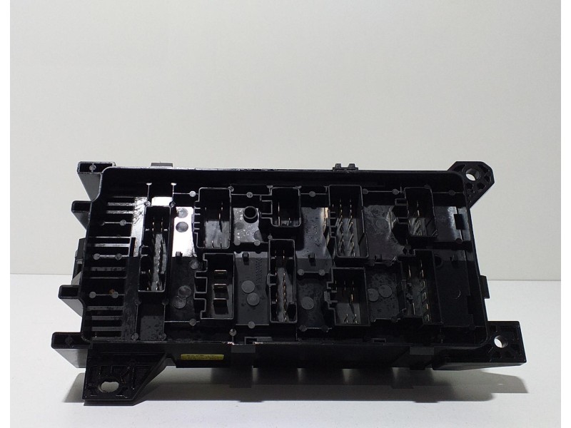 Recambio de caja reles / fusibles para kia carnival ii 2.9 cdri ex referencia OEM IAM OK53H66760 57431 