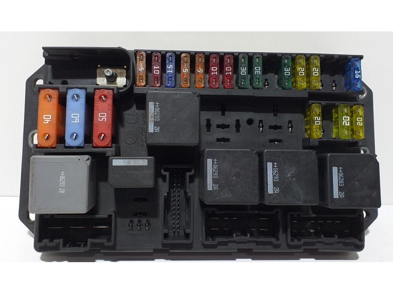 Recambio de caja reles / fusibles para land rover range rover (lm) tdv8 hse referencia OEM IAM YQE500370 57435 