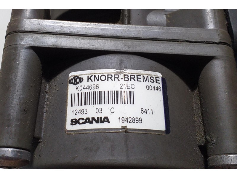 Recambio de pedal freno para scania serie p/g/r (l-clase) fg r620 (4x2) largo cr 19 topline referencia OEM IAM 1942899 67813 