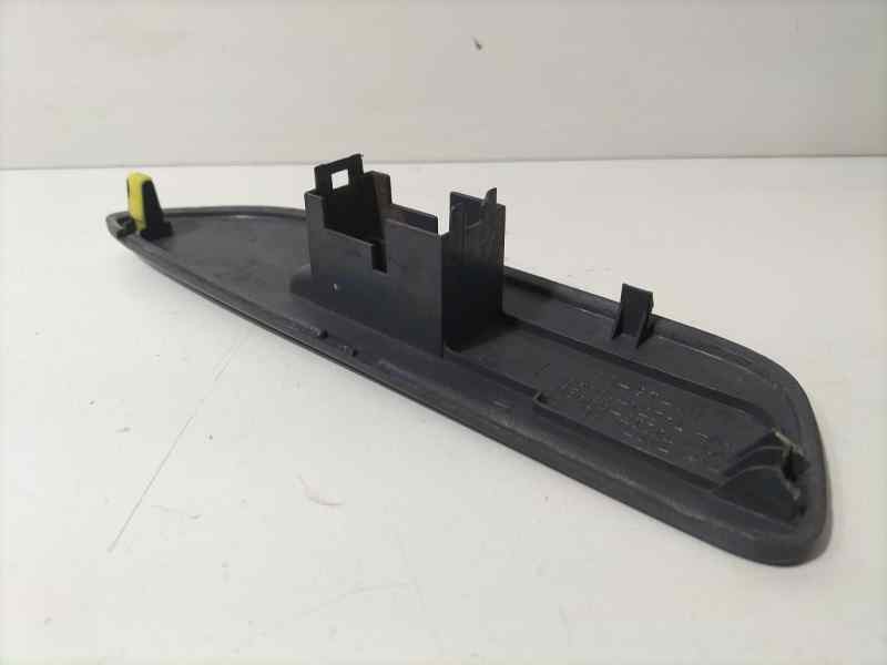 Recambio de molduras delanteras para toyota land cruiser (j9) td gx (5-ptas.) referencia OEM IAM 7423160330 83319 