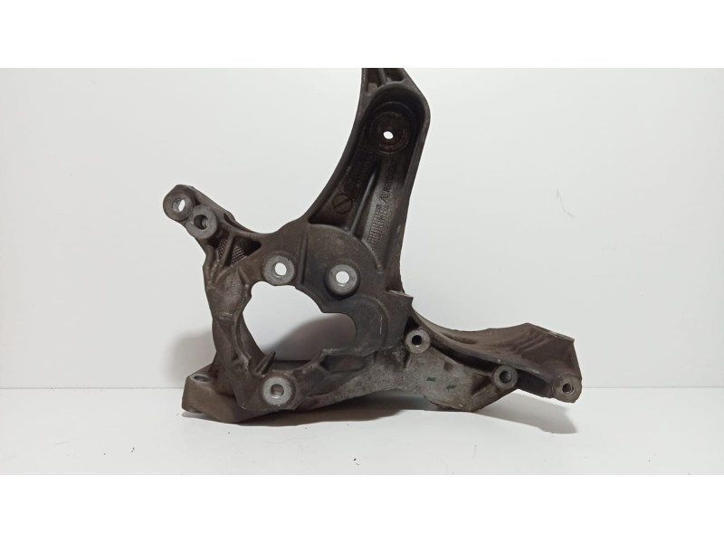 Recambio de soporte alternador para renault scenic (ja..) 1.9 dti diesel referencia OEM IAM 7700113577 74692 R