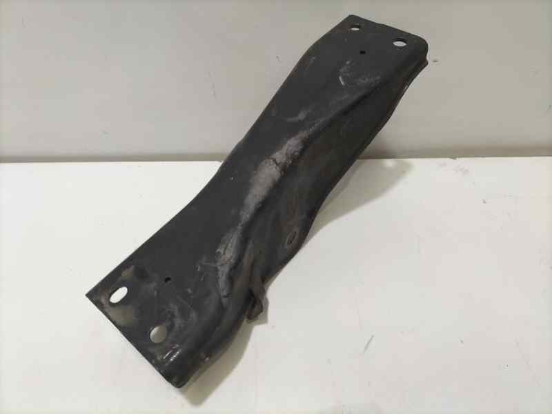 Recambio de soporte motor para hyundai h1 travel referencia OEM IAM D4CB 83330 R