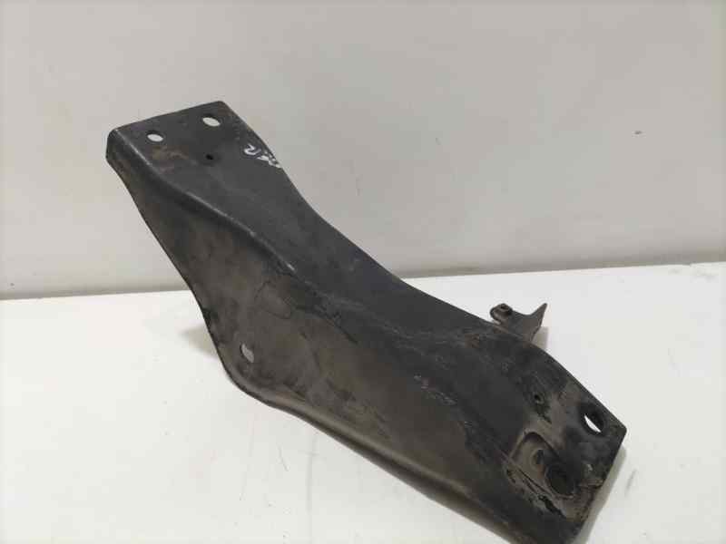 Recambio de soporte motor para hyundai h1 travel referencia OEM IAM D4CB 83331 R