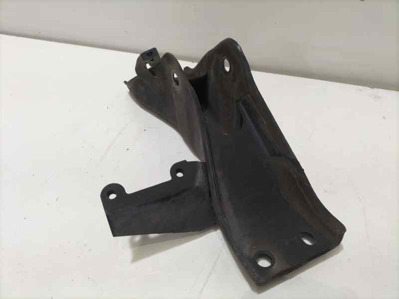 Recambio de soporte motor para hyundai h1 travel referencia OEM IAM D4CB 83331 R