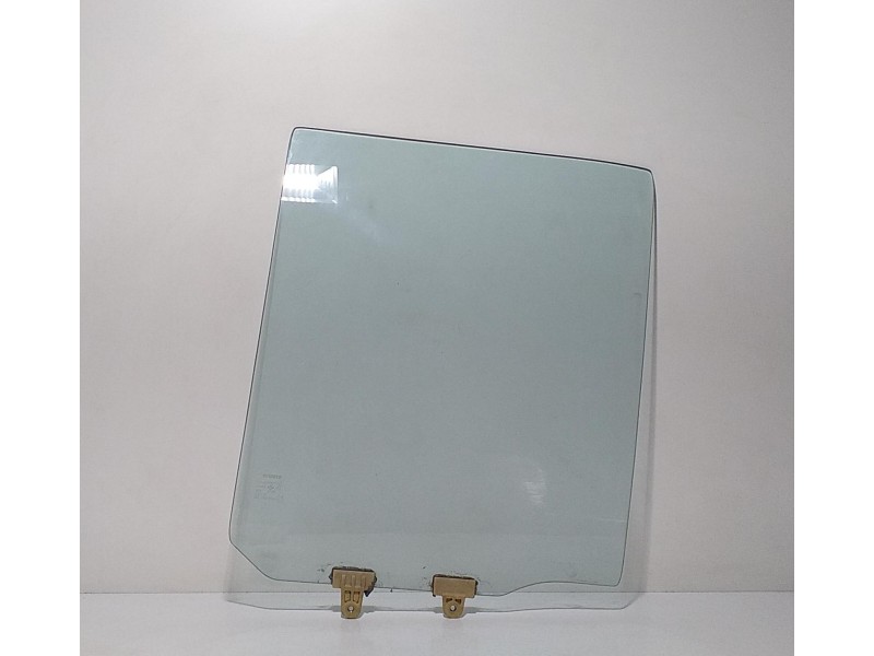 Recambio de luna trasera derecha para nissan terrano (wd21) 2.7 td referencia OEM IAM TD27T 67846  Recambio de luna trasera derecha para nissan terrano (wd21) 2.7 td referencia OEM IAM TD27T 67846