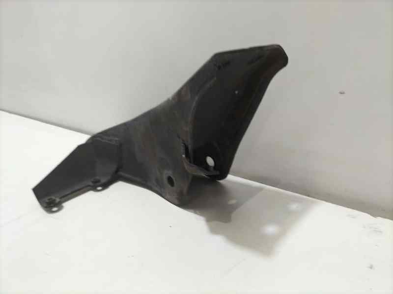 Recambio de soporte motor para hyundai h1 travel referencia OEM IAM D4CB 83331 R
