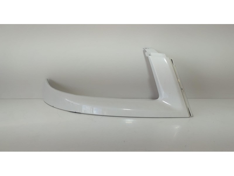 Recambio de moldura bajo faro derecho para fiat doblo (119) 1.3 16v jtd cat referencia OEM IAM 735390977 77368 