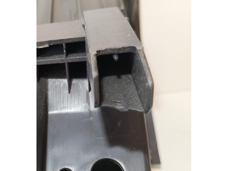 Recambio de guantera para renault clio iii 1.2 referencia OEM IAM 8200407712 77371 