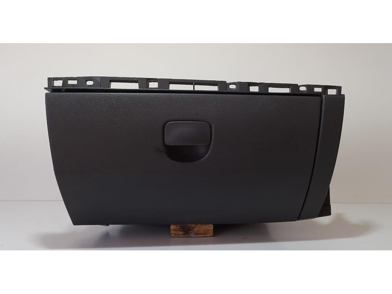 Recambio de guantera para renault clio iii 1.2 referencia OEM IAM 8200407712 77371 