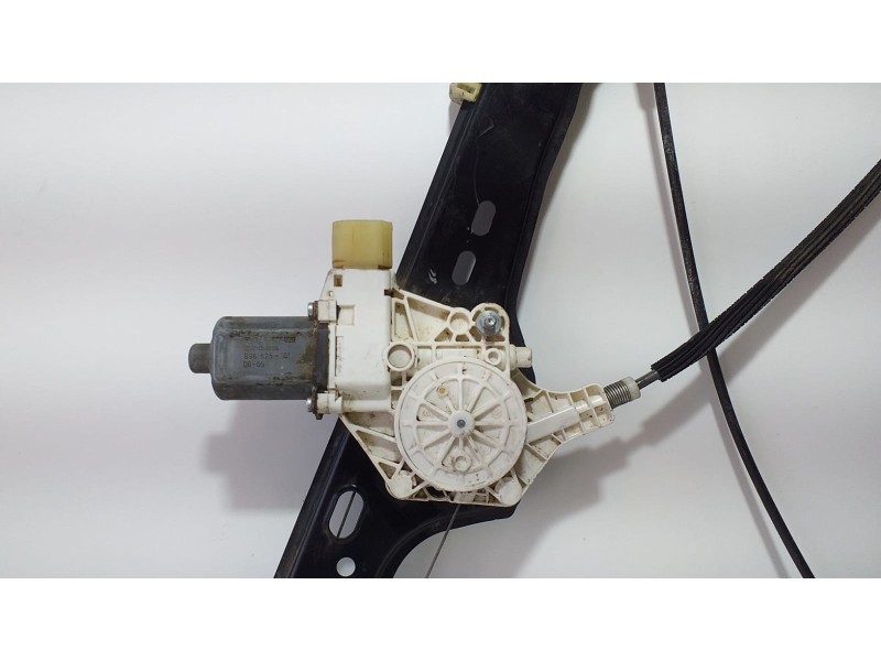 Recambio de elevalunas delantero derecho para bmw serie 3 berlina (e90) 2.0 16v diesel referencia OEM IAM 7060266S 74729 R