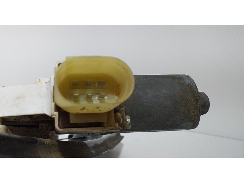 Recambio de elevalunas delantero derecho para bmw serie 3 berlina (e90) 2.0 16v diesel referencia OEM IAM 7060266S 74729 R