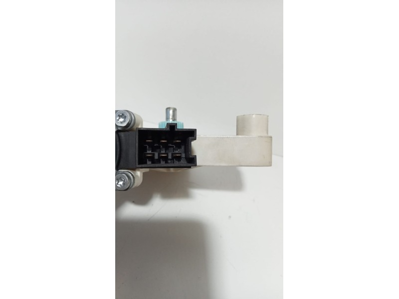 Recambio de motor elevalunas delantero derecho para mercedes-benz clase a (w169) a 200 cdi a-edition referencia OEM IAM A1698201