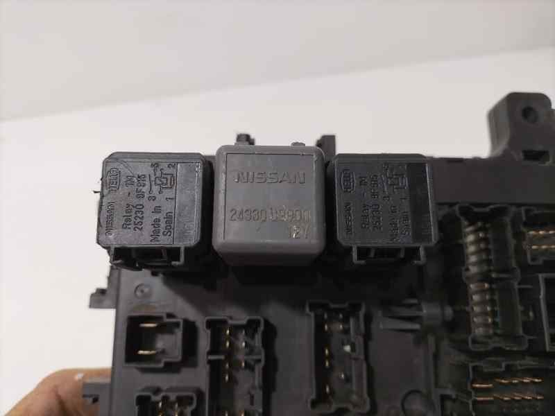 Recambio de caja reles / fusibles para nissan terrano/terrano.ii (r20) aventura referencia OEM IAM ZD30 81881 