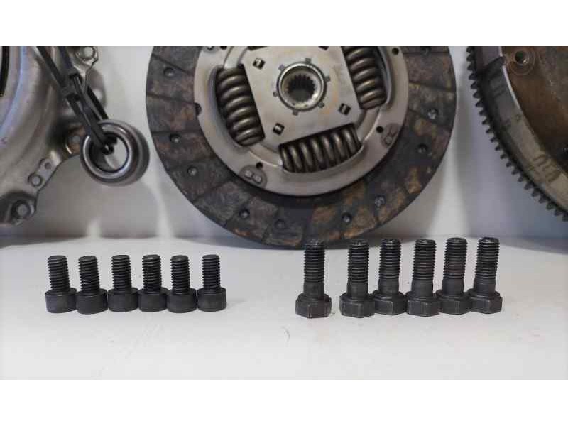 Recambio de volante motor para citroën c4 berlina collection referencia OEM IAM 701497 86536 