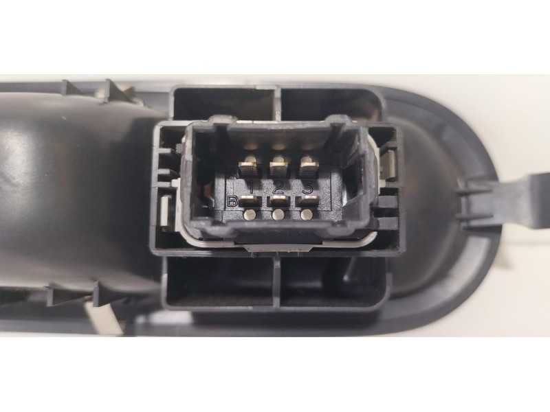 Recambio de mando elevalunas delantero derecho para renault clio iii 1.5 dci diesel fap referencia OEM IAM 8200356517B 77385 