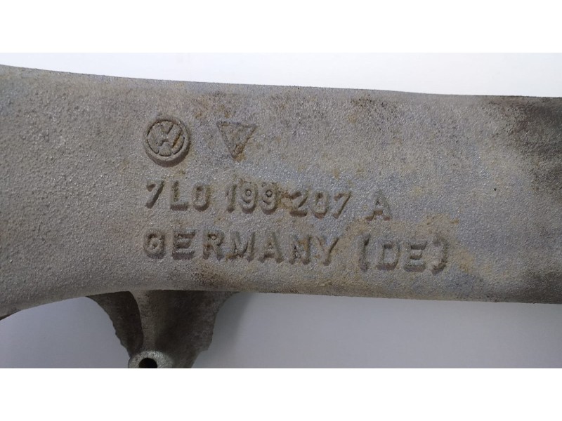 Recambio de travesaño inferior para volkswagen touareg (7la) v6 referencia OEM IAM 7L0199207A 74770 