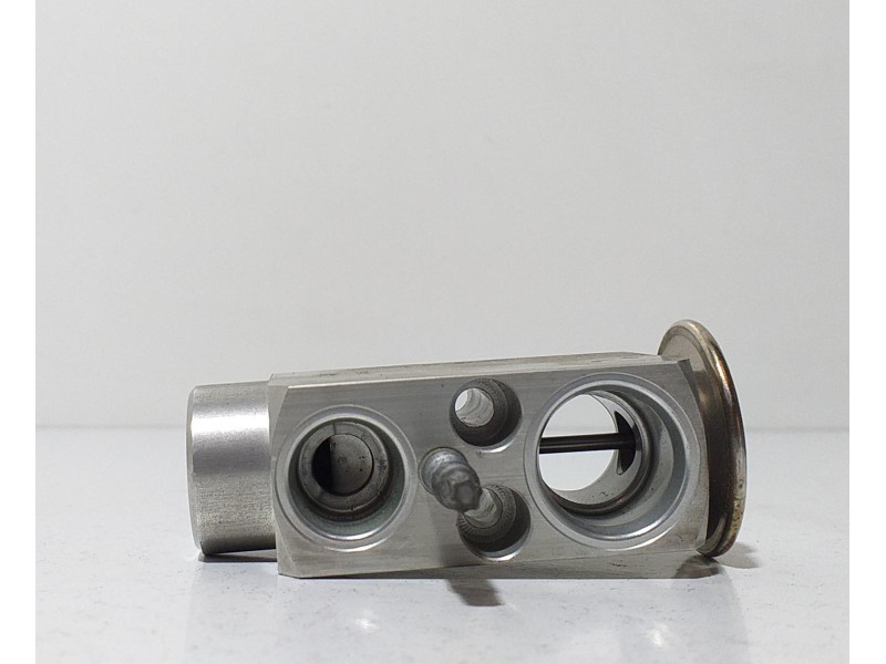Recambio de valvula expansion para volvo xc70 kinetic awd referencia OEM IAM 7010973 65515 