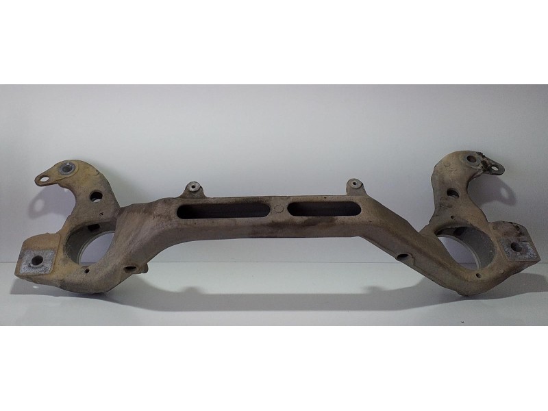 Recambio de travesaño inferior para volkswagen touareg (7la) v6 referencia OEM IAM 7L0199207A 74770 