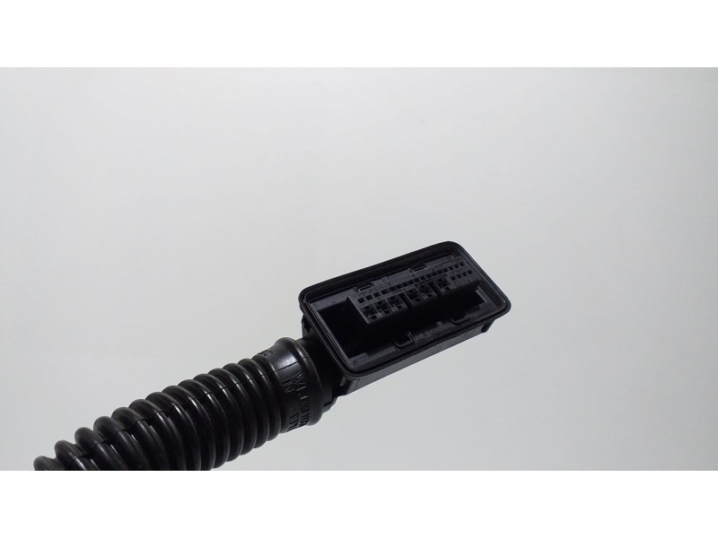 Recambio de puerta trasera derecha para audi q3 (8u) 2.0 tfsi (155kw) ambition quattro referencia OEM IAM 8U0971687A 57604 