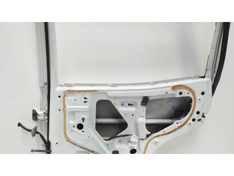 Recambio de puerta trasera derecha para nissan terrano/terrano.ii (r20) comfort referencia OEM IAM TD27TI 74831 