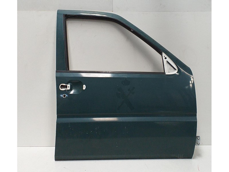 Recambio de puerta delantera derecha para nissan terrano/terrano.ii (r20) comfort referencia OEM IAM TD27TI 74833 