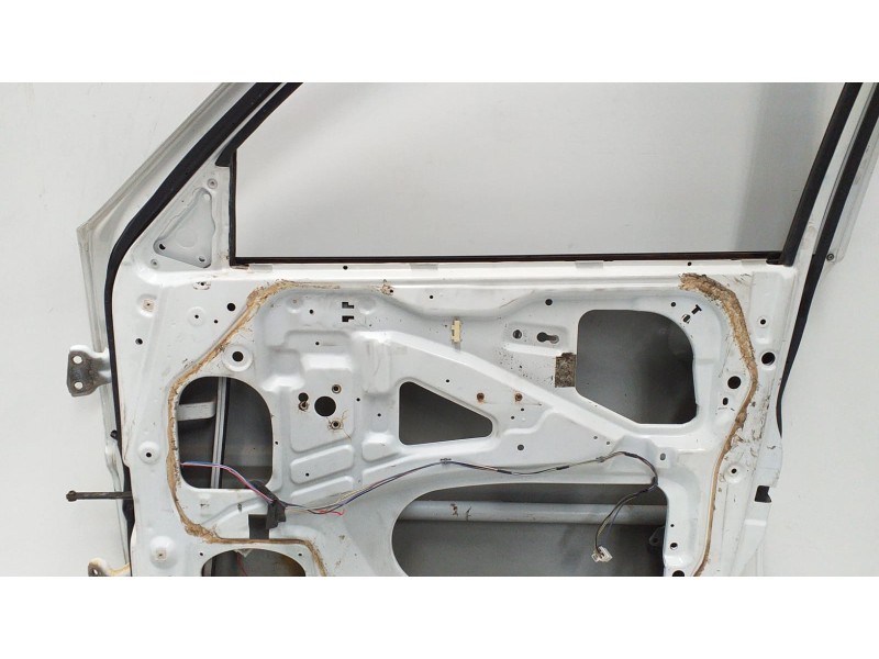 Recambio de puerta delantera derecha para nissan terrano/terrano.ii (r20) comfort referencia OEM IAM TD27TI 74833 