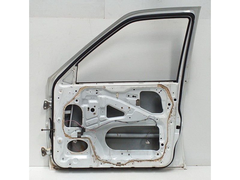 Recambio de puerta delantera derecha para nissan terrano/terrano.ii (r20) comfort referencia OEM IAM TD27TI 74833 