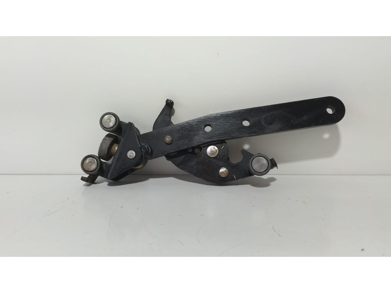 Recambio de soporte / guia puerta corredera para fiat doblo (119) 1.3 16v jtd cat referencia OEM IAM 0517908490 77464 