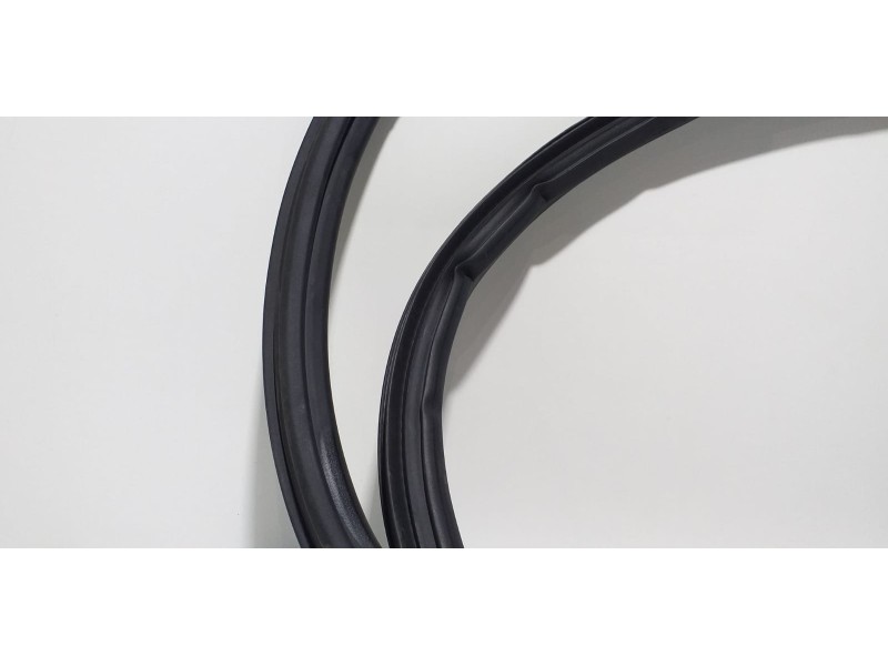 Recambio de goma contorno para audi q3 (8u) 2.0 tfsi (155kw) ambition quattro referencia OEM IAM 8U08313721 57680 