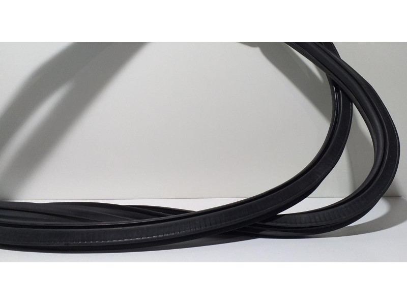 Recambio de goma contorno para audi q3 (8u) 2.0 tfsi (155kw) ambition quattro referencia OEM IAM 8U08313721 57681 