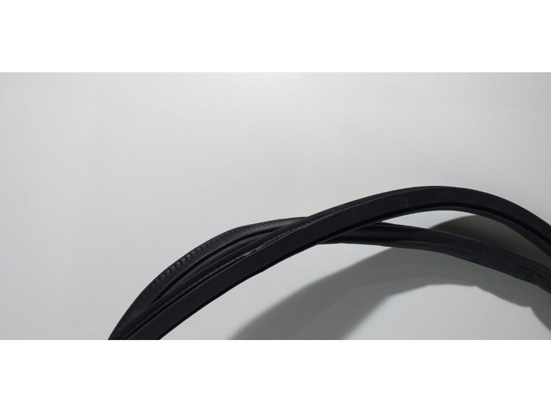 Recambio de goma contorno para audi q3 (8u) 2.0 tfsi (155kw) ambition quattro referencia OEM IAM 8U08313721 57681 