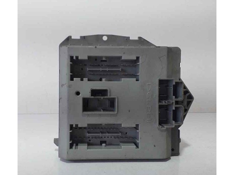 Recambio de caja reles / fusibles para fiat punto berlina (188) 1.2 cat referencia OEM IAM 46766769 86547 R