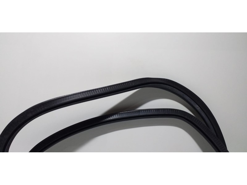 Recambio de goma contorno para audi q3 (8u) 2.0 tfsi (155kw) ambition quattro referencia OEM IAM 8U08313721 57683 