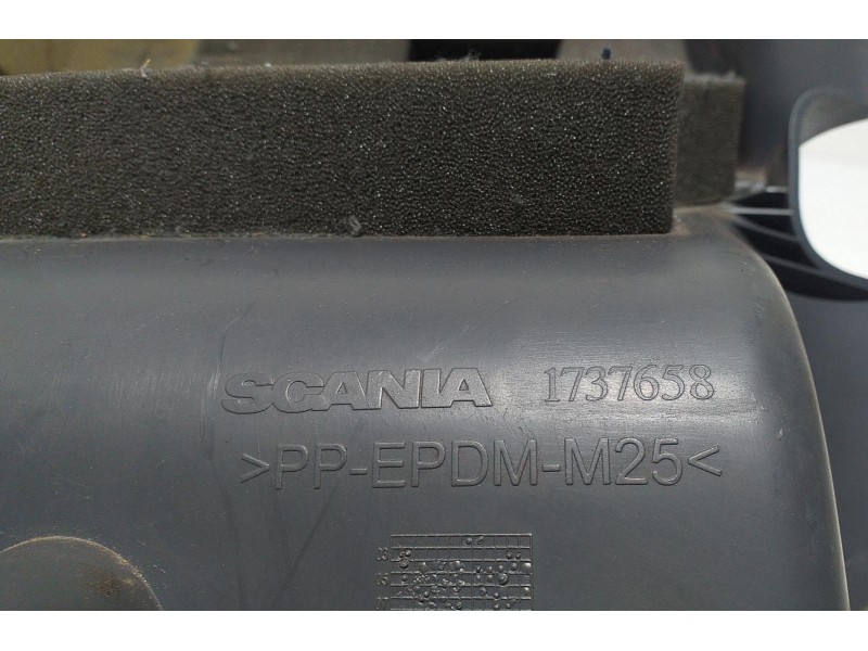 Recambio de salpicadero para scania serie p/g/r (l-clase) fg r620 (4x2) largo cr 19 topline referencia OEM IAM 1737658 67988 