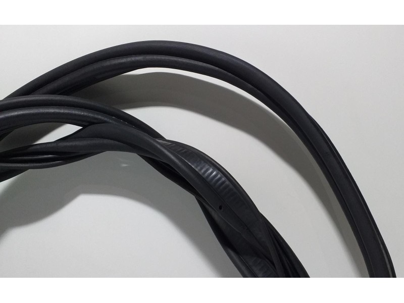 Recambio de goma contorno para audi q3 (8u) 2.0 tfsi (155kw) ambition quattro referencia OEM IAM 8U0827705A 57684 