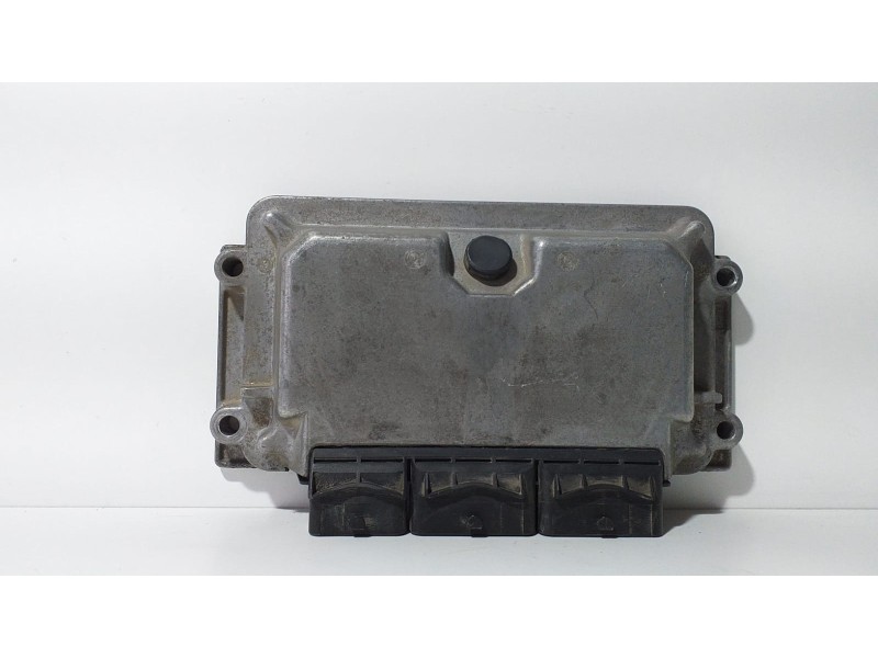 Recambio de centralita motor uce para citroën saxo 1.5 diesel referencia OEM IAM 9630059880 74948 R