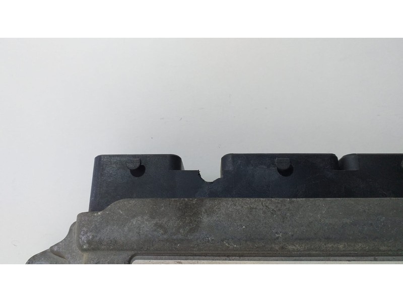 Recambio de centralita motor uce para renault megane ii berlina 3p 1.6 16v referencia OEM IAM 8200387138 74954 R