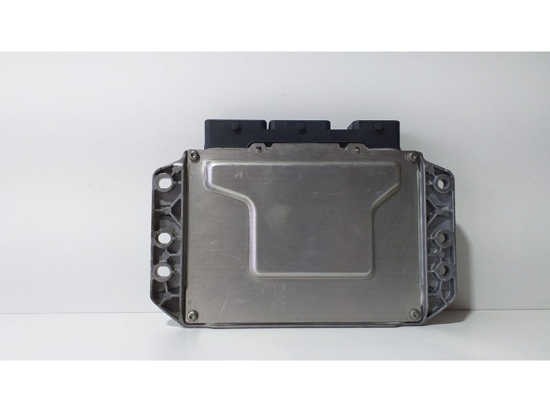 Recambio de centralita motor uce para renault megane ii berlina 3p 1.6 cat referencia OEM IAM 8200387138 74980 R