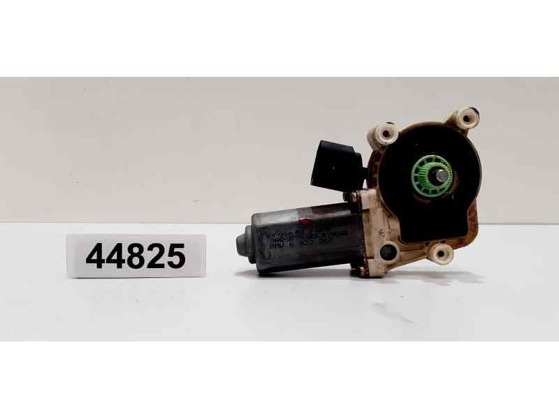 Recambio de motor elevalunas delantero izquierdo para bmw serie 5 berlina (e60) 530d referencia OEM IAM 6922267 44825 