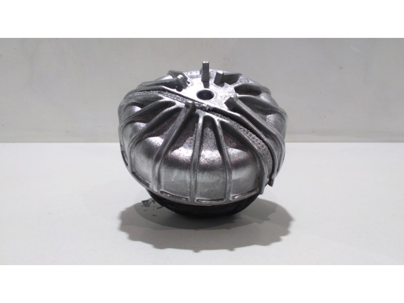 Recambio de soporte motor para mercedes-benz vito kasten (639) 110 cdi lang (639.603) referencia OEM IAM A6392410413 48050 