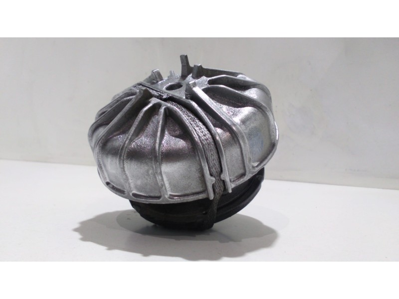 Recambio de soporte motor para mercedes-benz vito kasten (639) 110 cdi lang (639.603) referencia OEM IAM A6392410413 48050 