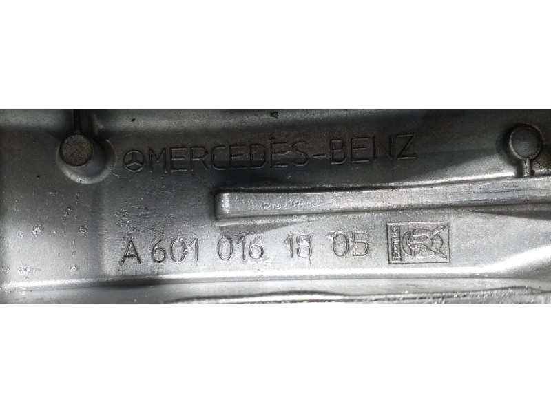 Recambio de tapa balancines para mercedes-benz vito (w638) combi 110 d euro 2 (638.174) referencia OEM IAM A6010161805 57799  Recambio de tapa balancines para mercedes-benz vito (w638) combi 110 d euro 2 (638.174) referencia OEM IAM A6010161805 57799