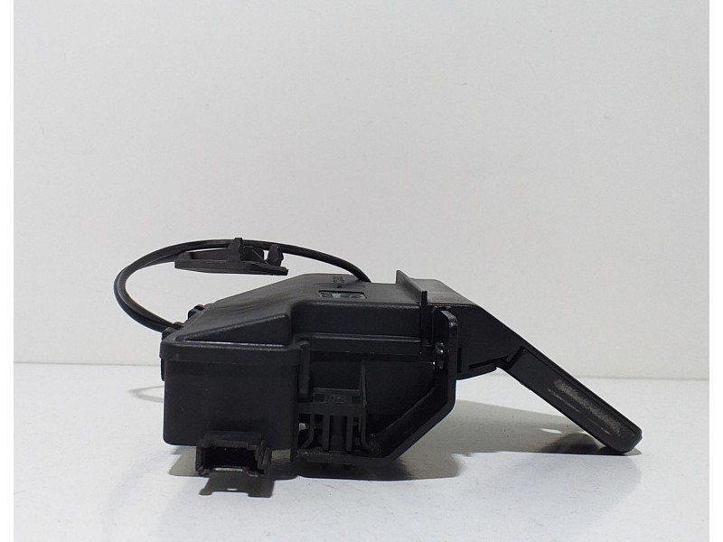 Recambio de cerradura maletero / porton para bmw serie 1 berlina (e81/e87) 120d referencia OEM IAM 8196401 65728 